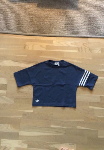 Adidas-träningströja NWOT