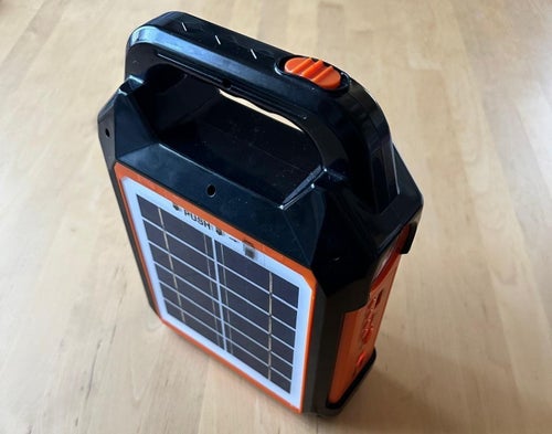 Solar Trådlös Högtalare med Ficklampa och Radio