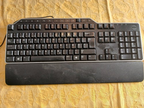 Dell KB212-B USB-tastatur m/håndleddstøtte – nordisk