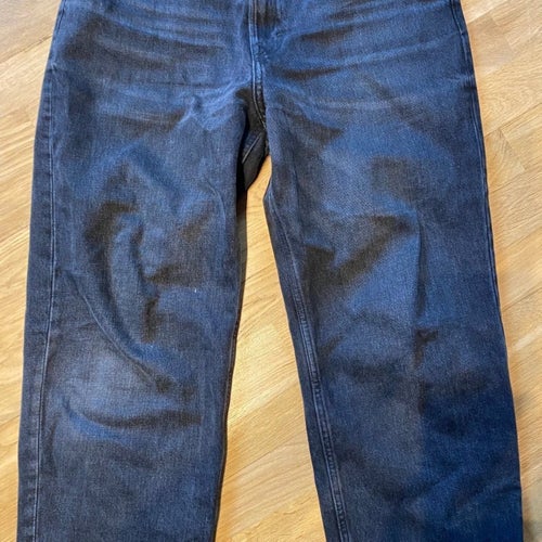 H&M svarta jeans, storlek 31/32 loose