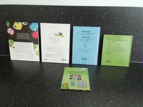 Bokpaket barn 5 st Vit och svart och alla de andra-Lite sjuk-Dinosaurier