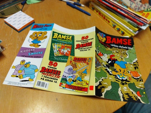 Bamse 2006 nr 3 samlarkort på fliken: Nalle Maja + Knocke och Smocke. Fine