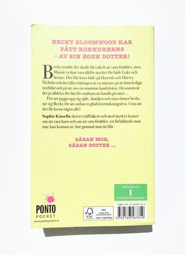 EN MINI-SHOPAHOLIC I MAMMAS FOTSPÅR - SOPHIE KINSELLA - POCKET