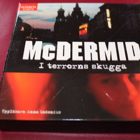 CD-bok: I terrorns skugga - Val McDermid