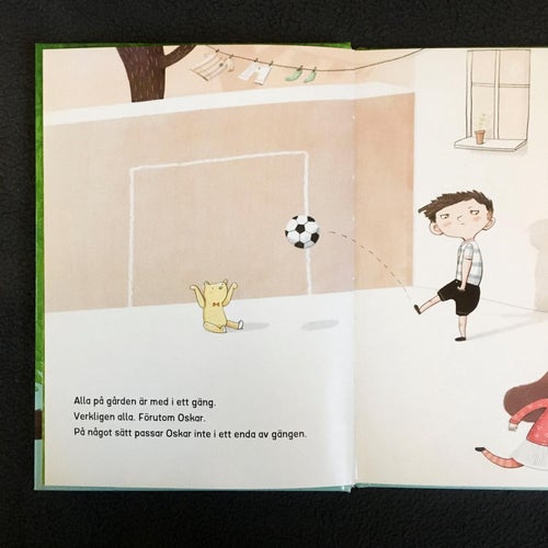 Bästa gänget i världen - Saskia Hula. Ina Hattenhauer. Nyskick!
