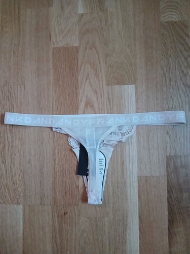 Frank Dandy ecrufärgade trosor, storlek M ny med lapp