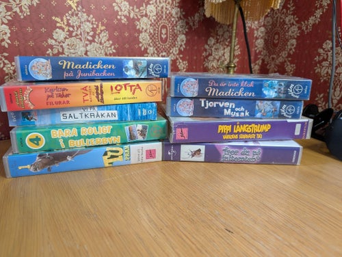 Astrid Lindgren VHS & DVD-samling - Madicken, Saltkråkan, Pippi Långstrump,