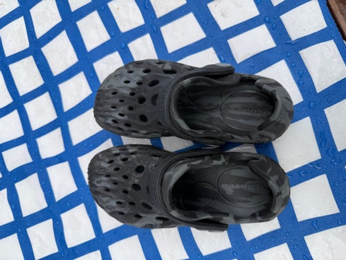 Merrell barn sandaler / badskor – stl US 10 (EU 28) – lätta & tåliga