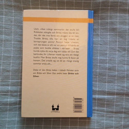 Britta rider Hubertusjakt - Lisbeth Pahnke (Klassisk hästbok)