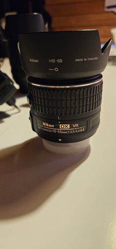 Nikon D3200 med kit objektiv 18-55mm och ett 18-135mm