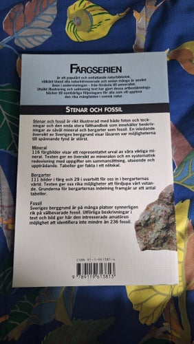 Stenar och fossil - en handbok ur Norstedts Färgserien
