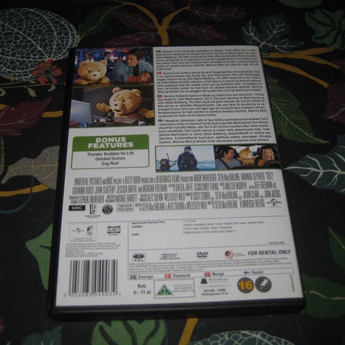 TED 2 MED MARK WAHLBERG