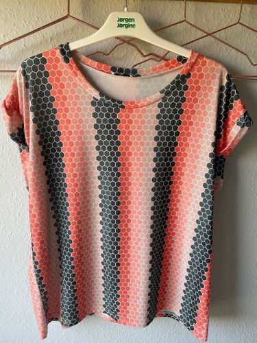 Lacony Paris korall, rosa, grå t-shirt