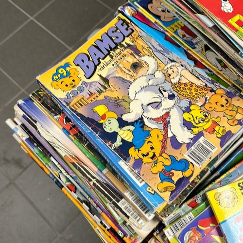 Serietidningar diverse säljs i bunt