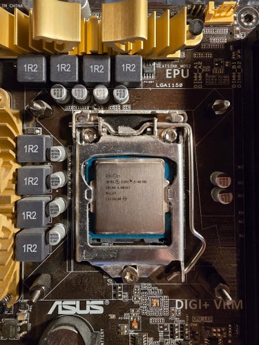 ASUS Z87-A Moderkort med Intel i5-4670K CPU, 16GB RAM och Corsair H115i