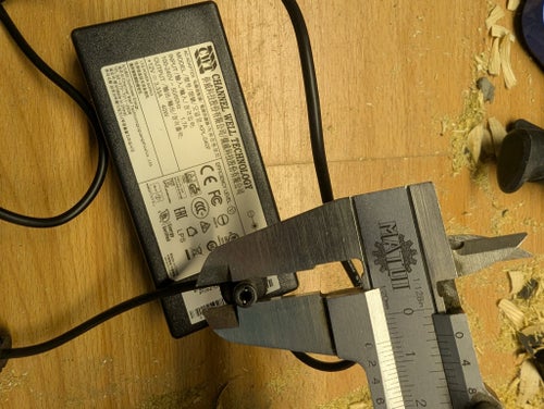 Strömadapter 12V 3.33A