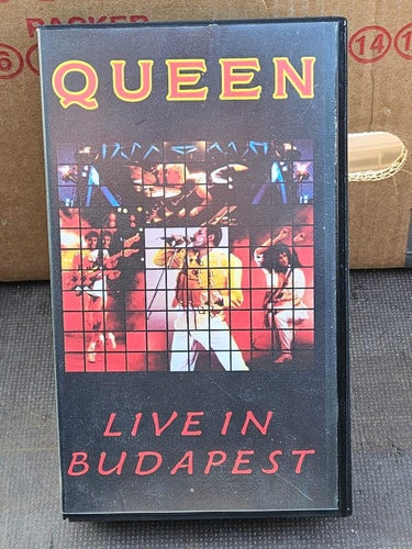 QUEEN - LIVE IN BUDAPEST. VHS