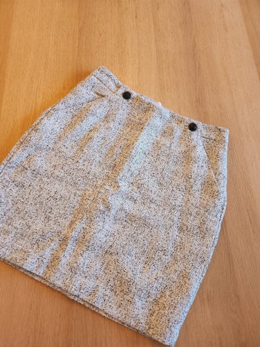 H&M svartvit kjol, storlek 38