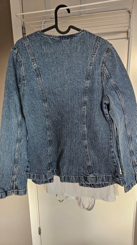 Helt ny m lapp jeansjacka från ginatricot storl.m