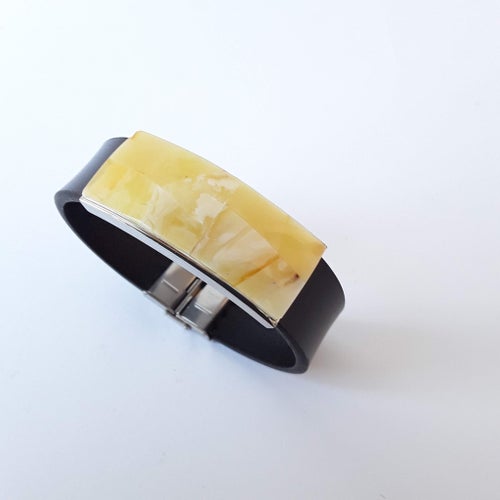 Svart läderarmband med vit bärnstensmosaik