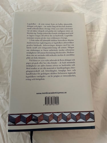Från trälar till tjänstefolk av Martin Andersson