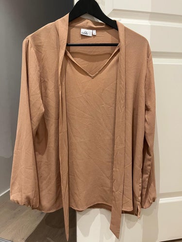 Isolde brun blus, storlek M