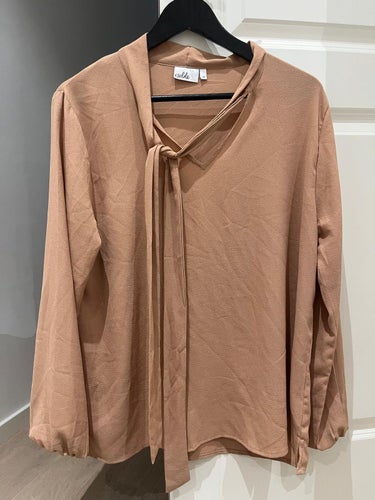 Isolde brun blus, storlek M