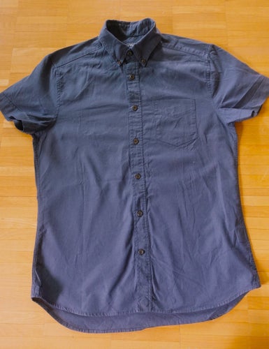 Skjorta blå / marinblå från East West Brothers strl S slim fit kortärmad