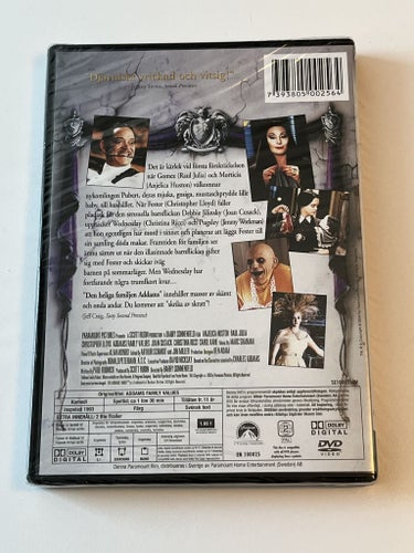 Addams family values (Angelica Huston & Raul Julia, 1993). Inplastad DVD