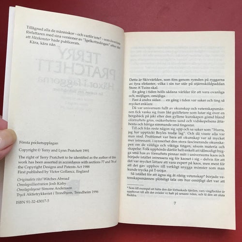 HÄXOR I FAGGORNA En roman om Skivvärlden Terry Pratchett 1996