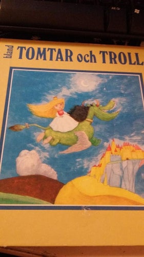 Bok Bland TOMTAR och TROLL ca 17 cm x 19,5 cm
