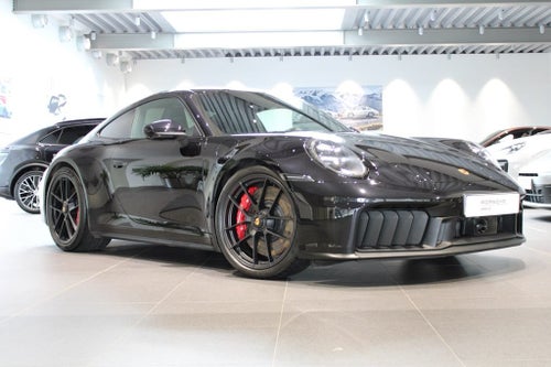 Porsche 911 Carrera 4 GTS