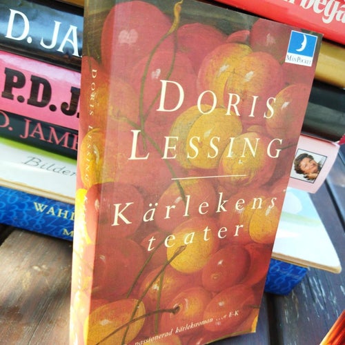 Kärlekens teater av Doris Lessing. bok, pocket. Very Fine plus