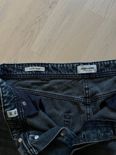 Jack & Jones mörkblå jeans, storlek W33 L32