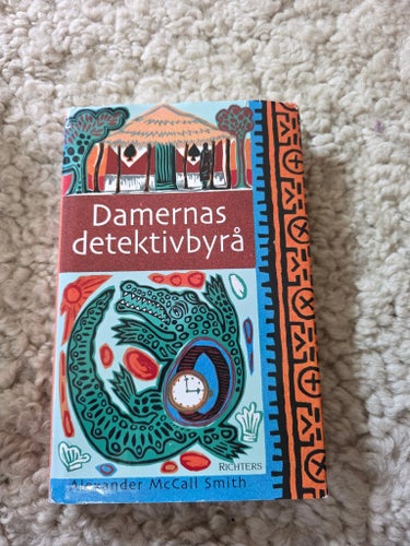Damernas detektivbyrå av Alexander McCall Smith, 2004