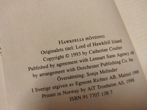 Hawkfells Hövding av Catherine Coulter. Casino roman, Bok. Very Fine