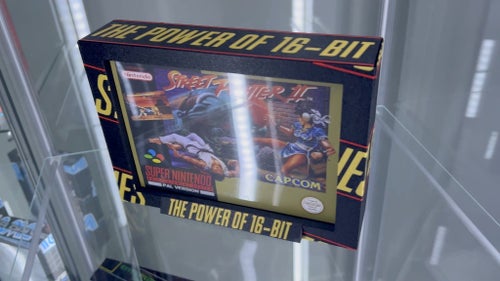 Super Nintendo (snygg till Zelda) display box, skyddsbox medföljer!