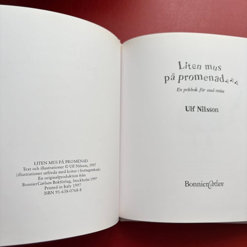 LITEN MUS PÅ PROMENAD en pekbok för små möss Ulf Nilsson 1997