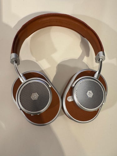 Master & Dynamic MW65 hörlurar (defekt batteri)