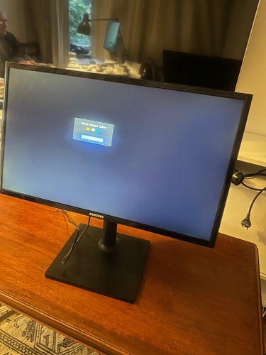 Samsung 24" datorskärm svart