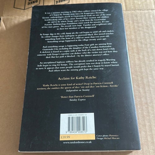 Grave Secrets av Kathy Reichs, publicerad år 2002