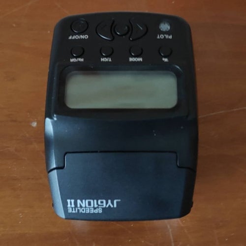 Viltrox JY610 II Speedlite Flash för Canon/Nikon DSLR