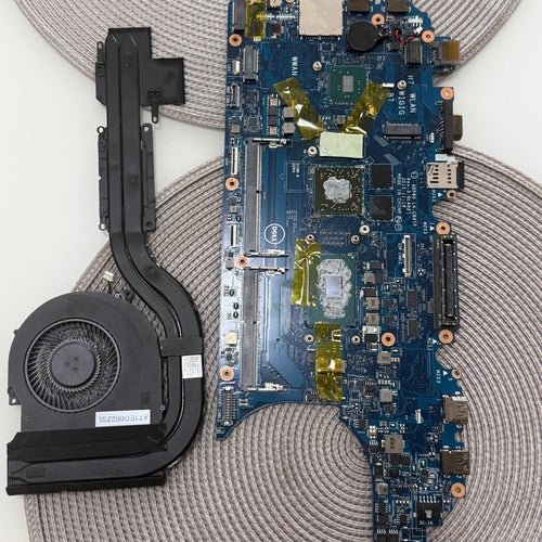 Dell Precision 3510 Moderkort med Kylare