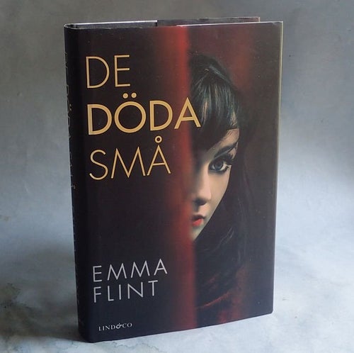 De döda små. Emma Flint . inbunden bok