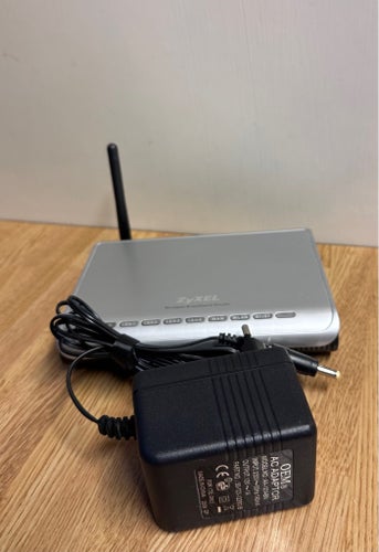 Trådlös Router ZyXEL P-320W – Stabil och enkel