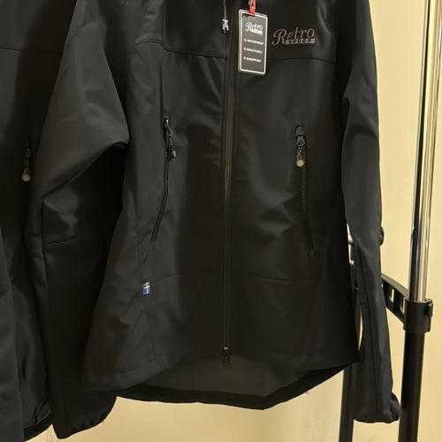 Svart höstjacka i hög kvalité - size M. fri frakt