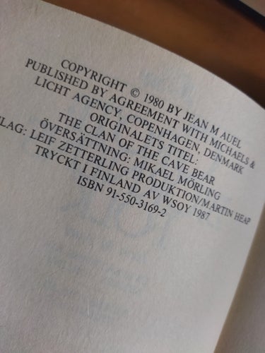 Grottbjörnens folk - Jean M. Auel. Bok. Very Fine plus