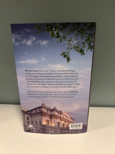 Den italienska flickan av Lucinda Riley, INBUNDEN