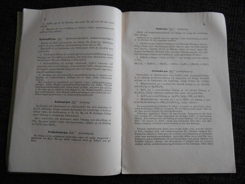 Häfte: Handledning i Kvalitativ Oorganisk Analys 1945.