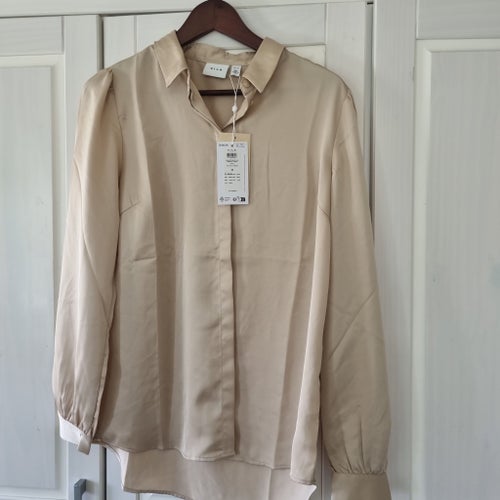 VILA beige blus storlek 40